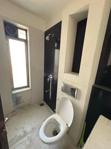 Bathroom Image of 1400 Sq.ft 3 BHK Apartment / Flat for rent in Lodha Luxuria, Thane West Thane for Rs. 73000