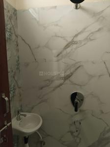 Bathroom Image of 350 Sq.ft 1 BHK Apartment / Flat for rent in Scheme No 51 Indore for Rs. 7000