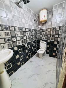Bathroom Image of 750 Sq.ft 2 BHK Builder Floor for rent in Sultanpur New Delhi for Rs. 24000