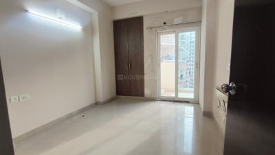 Bedroom Image of 1250 Sq.ft 2 BHK Apartment / Flat for rent in Mahagun Moderne, Sector 78 Noida for Rs. 36000