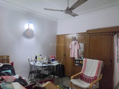 Bedroom Image of 1100 Sq.ft 2 BHK Builder Floor for rent in Safdarjung Development Area New Delhi for Rs. 60000