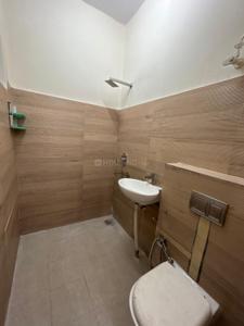 Bathroom Image of 1400 Sq.ft 2 BHK Independent House for rent in Jaypee Kensington Park Plot Phase 2, Sector 133 Noida for Rs. 25000