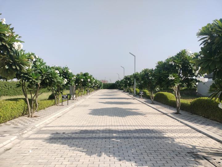 Mansha Oaks Main Image 1