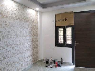 Bedroom Image of 900 Sq.ft 2 BHK Builder Floor for sale in Shalimar Bagh New Delhi for Rs. 11500000