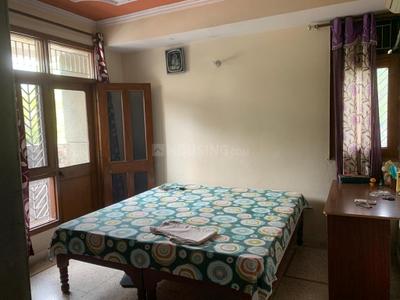 Bedroom Image of 1850 Sq.ft 3 BHK Apartment / Flat for rent in Vishnu Garden New Delhi for Rs. 50000