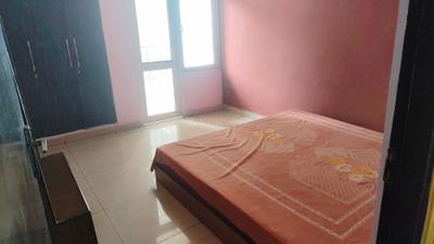 Bedroom Image of 1600 Sq.ft 3 BHK Apartment / Flat for rent in Panchsheel Wellington, Crossings Republik Ghaziabad for Rs. 25000