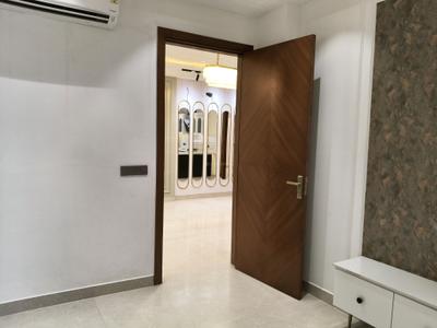 Bedroom Image of 2200 Sq.ft 3 BHK Builder Floor for sale in Paramount Luxury Floors Sushant Lok 3, Sector 57 Gurgaon for Rs. 33000000