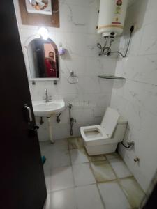 Bathroom Image of 450 Sq.ft 1 RK Builder Floor for rent in Swaraj Homes RWA A Block Malviya Nagar, Malviya Nagar New Delhi for Rs. 24000