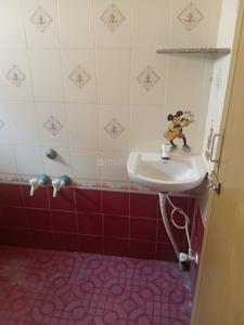 Bathroom Image of 1050 Sq.ft 2 BHK Independent House for rent in Sunnambu Jeebi Hosur for Rs. 15000