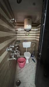 Bathroom Image of 450 Sq.ft 1 RK Studio for rent in Sector 16B Dwarka New Delhi for Rs. 12000