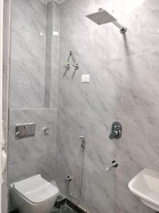 Bedroom One Image of 915 Sq.ft 3 BHK Builder Floor for sale in Raju Parak Extension New Delhi for Rs. 7500000