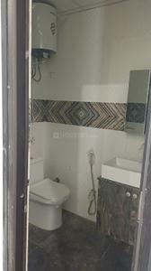 Bathroom Image of 1200 Sq.ft 2 BHK Apartment / Flat for rent in Sector 40 Gurgaon for Rs. 35000