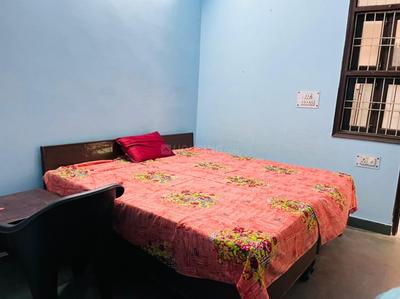 Bedroom Image of Balaji pg in Sector 14, Gurgaon