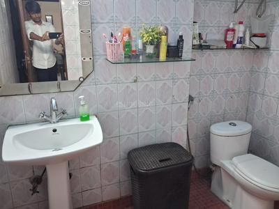 Bathroom Image of 2200 Sq.ft 3 BHK Independent House for sale in DDA Flats Munirka, Munirka New Delhi for Rs. 42500000