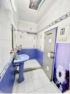 Bathroom Image of 1864 Sq.ft 3 BHK Apartment / Flat for sale in Maniktala Kolkata for Rs. 19000000