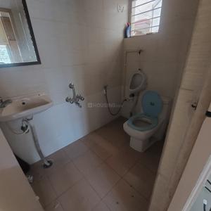 Bathroom Image of 1100 Sq.ft 2 BHK Builder Floor for rent in Indira Nagar Bengaluru for Rs. 40000