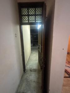 Balcony Image of 900 Sq.ft 3 BHK Builder Floor for rent in RWA Indra Vikas Colony, Mukherjee Nagar New Delhi for Rs. 25000