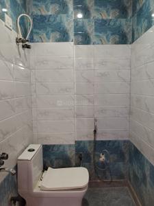 Bathroom Image of 580 Sq.ft 2 BHK Builder Floor for rent in New Ashok Nagar New Delhi for Rs. 17500