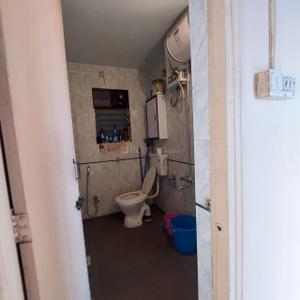Bathroom Image of 850 Sq.ft 2 BHK Apartment / Flat for sale in Kothrud Pune for Rs. 10000000