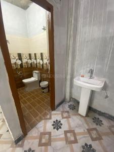 Bathroom Image of 1100 Sq.ft 3 BHK Builder Floor for rent in Jankipuram Extension Lucknow for Rs. 11000