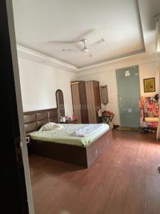 Bedroom Image of 2950 Sq.ft 4 BHK Apartment / Flat for sale in Purvanchal Royal Park, Sector 137 Noida for Rs. 33000000