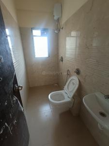 Bathroom Image of 800 Sq.ft 2 BHK Apartment / Flat for rent in Lakshmi Prabhat Kunj, Santacruz East Mumbai for Rs. 75000