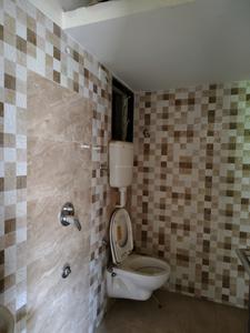 Common Bathroom Image of 530 Sq.ft 1 BHK Apartment / Flat for rent in Kasarvadavali Thane for Rs. 15999
