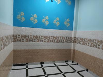 Bathroom Image of 1450 Sq.ft 4 BHK Independent House for rent in Jwalapur Haridwar for Rs. 15000
