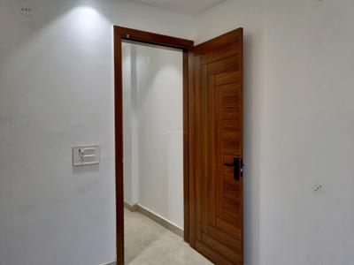 Bedroom Image of 600 Sq.ft 2 BHK Apartment / Flat for sale in Hans Builders Floor, Dwarka Mor New Delhi for Rs. 3900000
