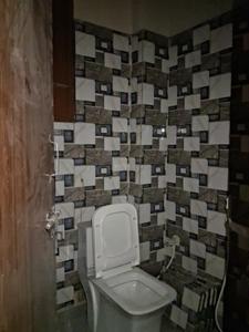 Common Bathroom Image of 858 Sq.ft 2 BHK Apartment / Flat for sale in Sector 49 Noida for Rs. 3150000