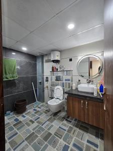 Bathroom Image of 1050 Sq.ft 1 RK Independent House for rent in HUDA Plot Sector 42, Sector 42 Gurgaon for Rs. 25000