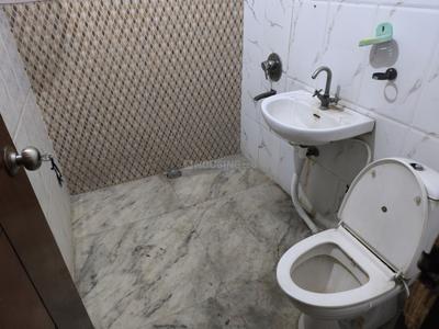 Bathroom Image of 2250 Sq.ft 3 BHK Builder Floor for rent in Sector 9 Faridabad for Rs. 25000