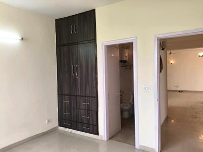 Bedroom Image of 2200 Sq.ft 3 BHK Apartment / Flat for sale in Swaraj Homes Tarika Apartments, Sector 43 Gurgaon for Rs. 29000000