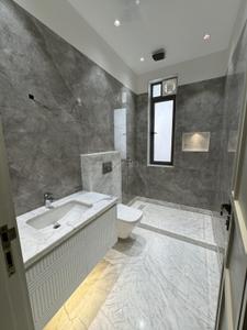 Bathroom Image of 4500 Sq.ft 4 BHK Builder Floor for sale in Safdarjung Development Area New Delhi for Rs. 170000000