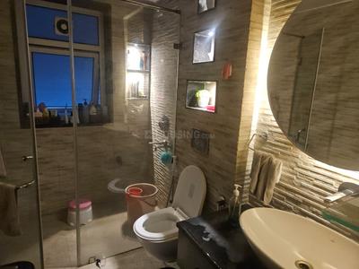 Bathroom Image of 1900 Sq.ft 3 BHK Apartment / Flat for rent in Sector 27 Noida for Rs. 45000