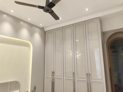 Bedroom Image of 1100 Sq.ft 3 BHK Apartment / Flat for sale in Santacruz West Mumbai for Rs. 60000000