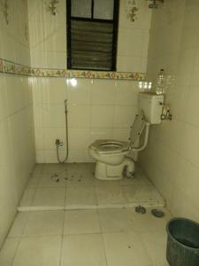 Common Bathroom Image of 1750 Sq.ft 3.5 BHK Apartment / Flat for rent in Magarpatta Grevillea, Magarpatta City Pune for Rs. 61000