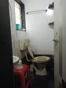 Bathroom Image of 665 Sq.ft 1 BHK Apartment / Flat for rent in The Pearl Apartment, Kharadi Pune for Rs. 20000