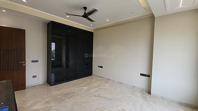Bedroom Image of 2700 Sq.ft 4.5 BHK Builder Floor for sale in Punjabi Bagh New Delhi for Rs. 62500000