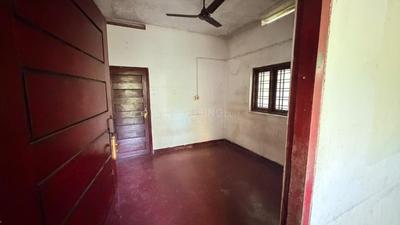Bathroom Image of 750 Sq.ft 2 BHK Independent House for rent in Peyad Thiruvananthapuram for Rs. 6000
