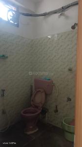 Bathroom Image of 1000 Sq.ft 2 BHK Builder Floor for rent in Velachery Chennai for Rs. 25000