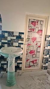 Bathroom Image of 800 Sq.ft 2 BHK Apartment / Flat for sale in Hindmotor Hooghly for Rs. 2160000