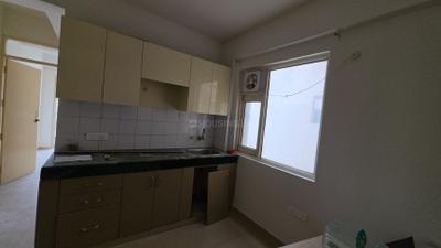 Kitchen Image of 600 Sq.ft 2 BHK Apartment / Flat for rent in ROF Aalayas 1, Sector 102 Gurgaon for Rs. 15500