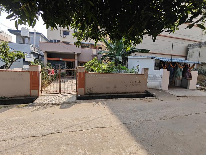 Sujatha Nagar Main Image 1