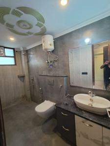 Bathroom Image of 1400 Sq.ft 2 BHK Builder Floor for rent in Sector 46 Gurgaon for Rs. 32000