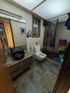 Bathroom Image of 1125 Sq.ft 3 BHK Apartment / Flat for sale in Veena Crest, Andheri West Mumbai for Rs. 46000000