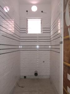 Common Bathroom One Image of 833 Sq.ft 2 BHK Apartment / Flat for sale in Lake Town Kolkata for Rs. 5000000