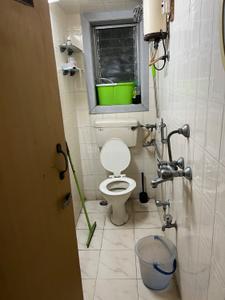 Bathroom Image of 750 Sq.ft 2 BHK Apartment / Flat for rent in Shivaji Park Mumbai for Rs. 80000