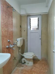Common Bathroom Image of 1300 Sq.ft 3 BHK Apartment / Flat for rent in Kasarvadavali Thane for Rs. 50000