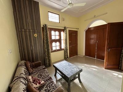 Living Room Image of 800 Sq.ft 2 BHK Independent House for rent in Shrinathpuram Bareilly for Rs. 9000